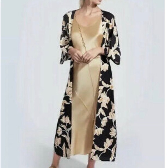 Maison Du Soir Other - Maison Du Soir L/XL Floral Robe